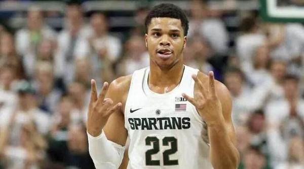 看着都疼！加纳国脚脚踝90度翻转，被日本击败，下轮战玻利维亚