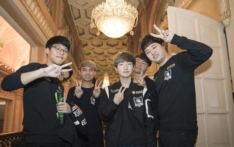 拉门斯：我是看库尔图瓦的比赛长大的，诺伊尔也是我的榜样