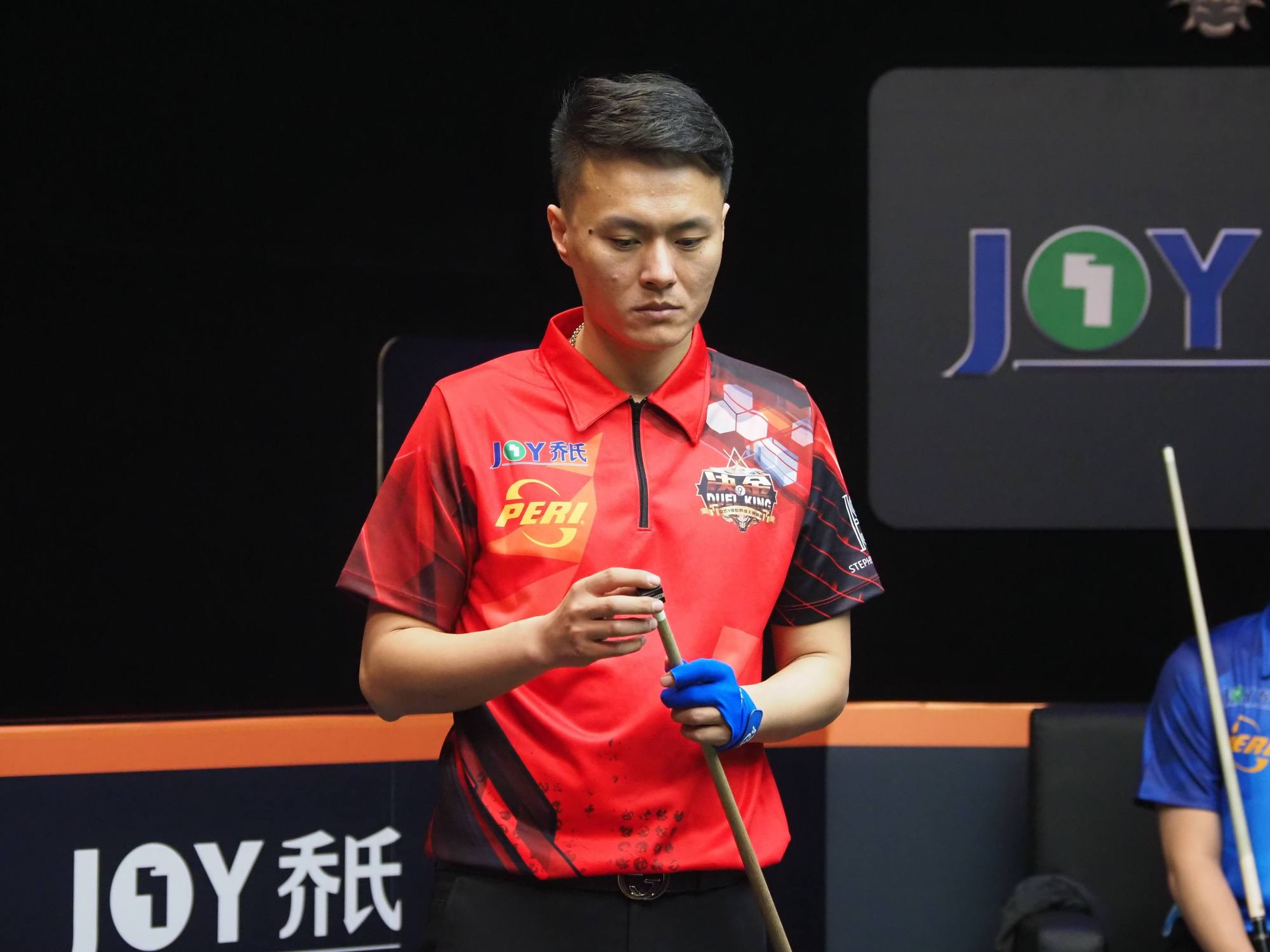 通过巧妙的 通过巧妙的